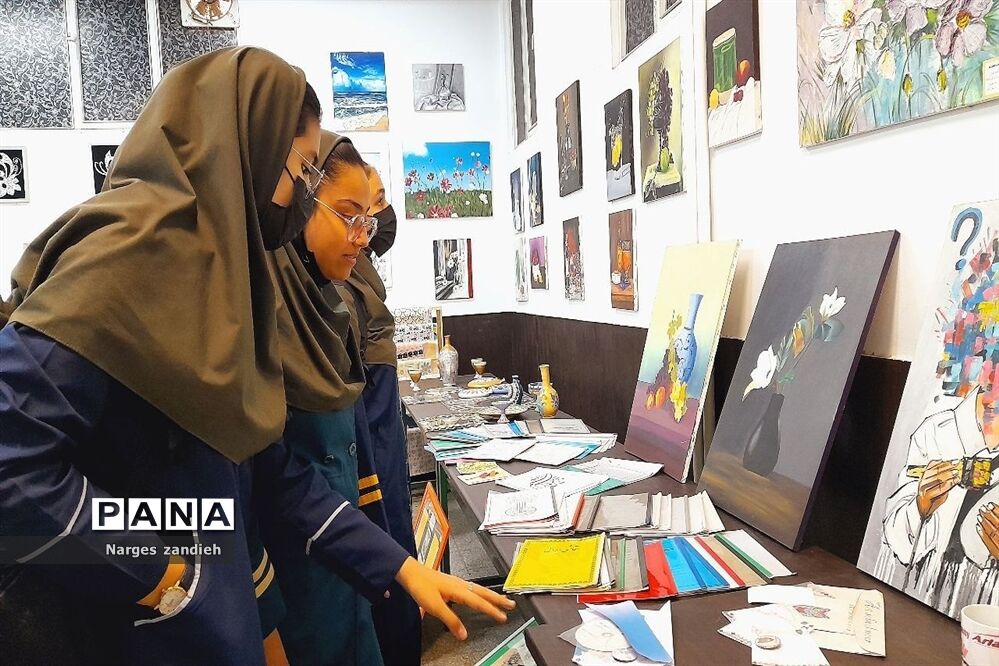 بازدید دانش‌آموزان پایه نهم آموزشگاه احرار از دبیرستان کار و دانش نور ملارد