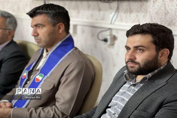 تقدیر اعضای سازمان دانش‌آموزی گلستان از مسئولان آموزش و پرورش به‌مناسبت گرامیداشت هفته معلم