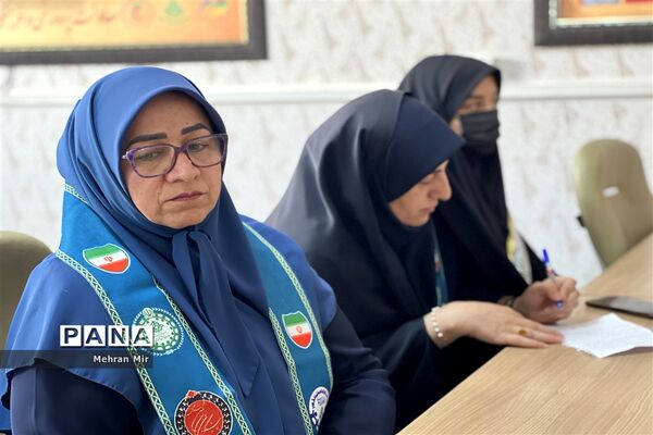 تقدیر اعضای سازمان دانش‌آموزی گلستان از مسئولان آموزش و پرورش به‌مناسبت گرامیداشت هفته معلم