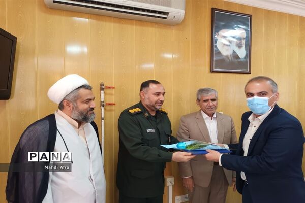 دیدار فرماندهان نظامی و انتظامی با سرپرست آموزش و پرورش بهبهان به مناسبت روز معلم