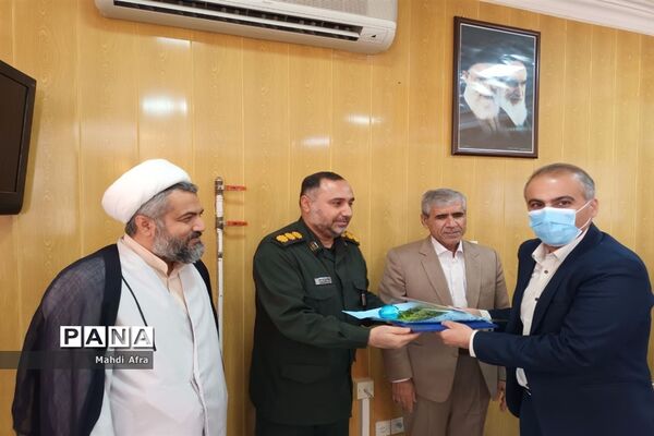 دیدار فرماندهان نظامی و انتظامی با سرپرست آموزش و پرورش بهبهان به مناسبت روز معلم