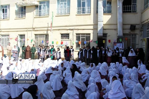 تقدیر از آموزگاران دبستان تفضلی ناحیه ۲ یزد