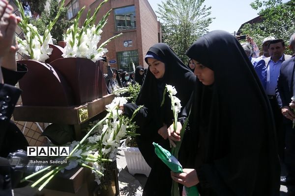 مراسم گلباران محل شهادت استاد مطهری