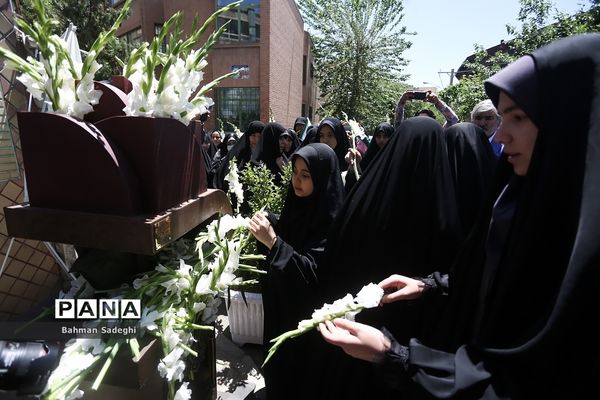 مراسم گلباران محل شهادت استاد مطهری