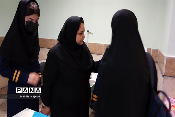 بازدید دانش‌آموزان مدرسه پاکان از هنرستان طوبی ملارد