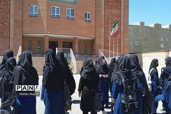 بازدید دانش‌آموزان مدرسه پاکان از هنرستان طوبی ملارد