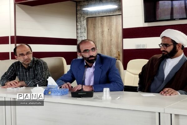 تقدیر و تشکر از داوران و مربیان قرآنی