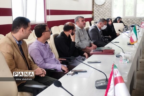 تقدیر و تشکر از داوران و مربیان قرآنی