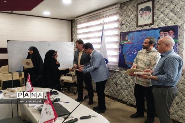تقدیر و تشکر از داوران و مربیان قرآنی