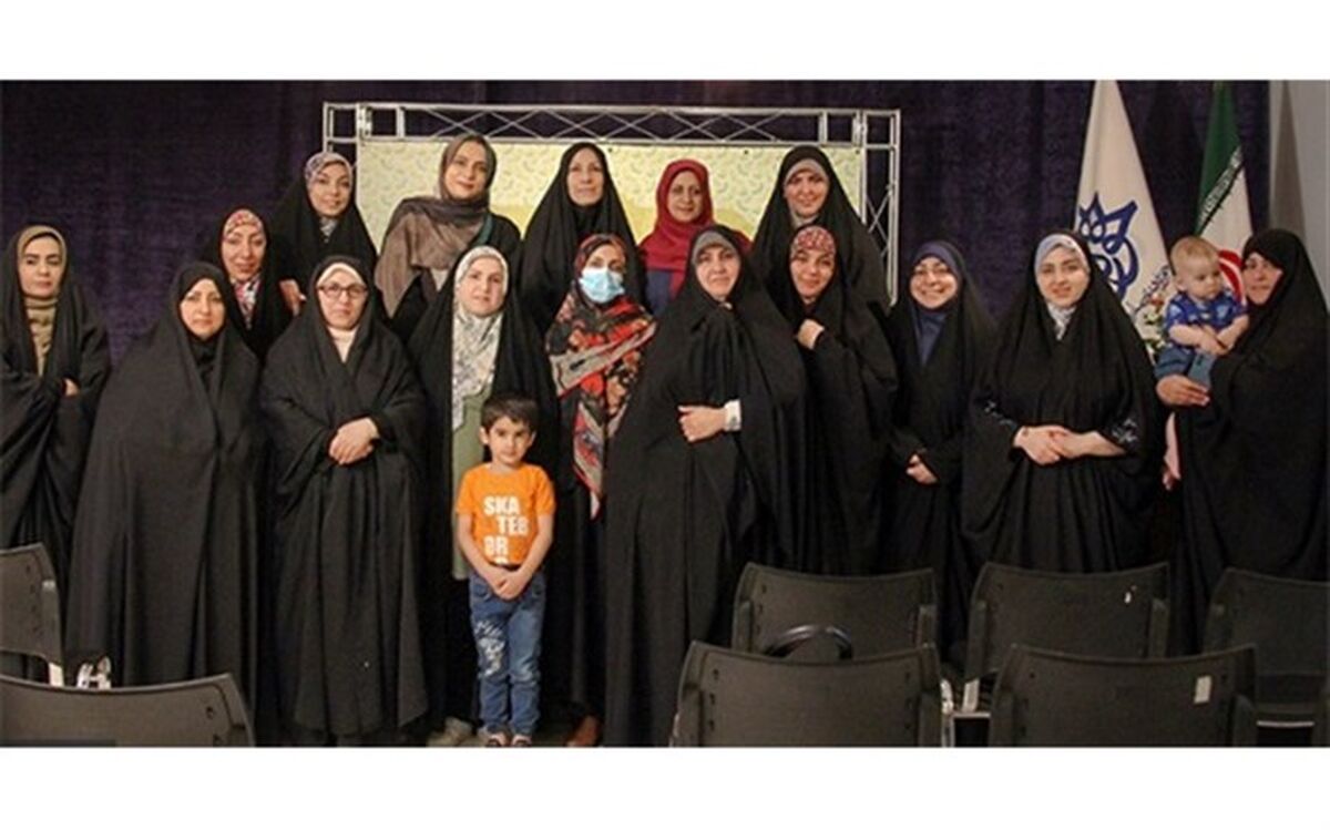 برگزاری نشست ادبی بانوان شاعر با عنوان «بهارنارنج» در قم