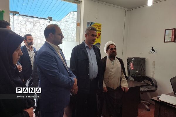 بازدید فرماندار شهرستان دماوند و بخشدار رودهن از  کانون تربیتی ‌حاج‌قاسم‌سلیمانی رودهن