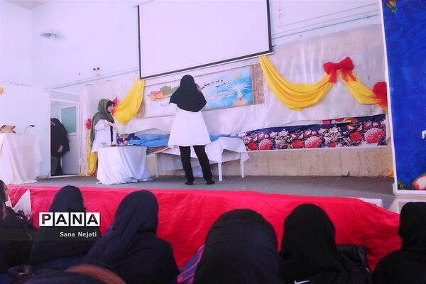 برگزاری جشن روز معلم در دبیرستان شاهد فیض