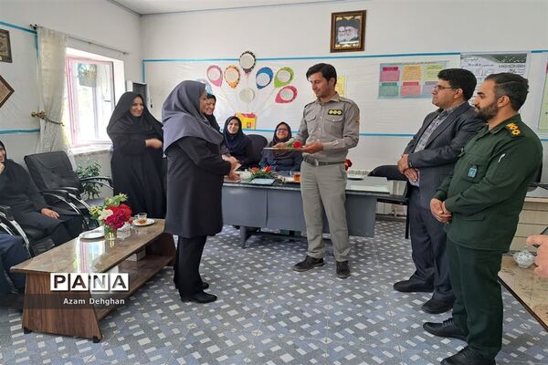 بزرگداشت مقام معلم در مدرسه دخترانه ارشاد خاتم