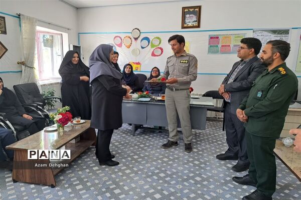 بزرگداشت مقام معلم در مدرسه دخترانه ارشاد خاتم