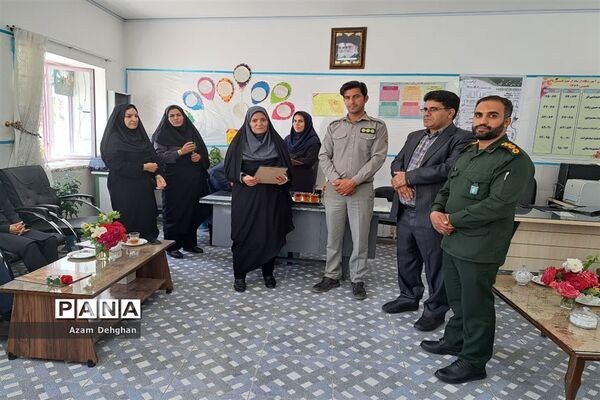 بزرگداشت مقام معلم در مدرسه دخترانه ارشاد خاتم