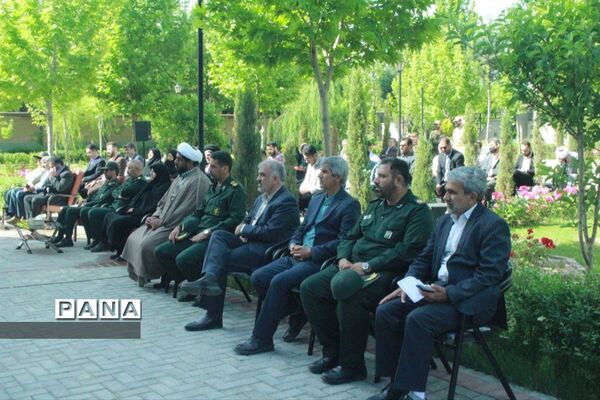 مراسم بزرگداشت مقام معلم و غبارروبی گلزار شهدا در گلبهار