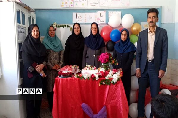 جشن روز معلم در دبستان شهید نواب صفوی خاتم