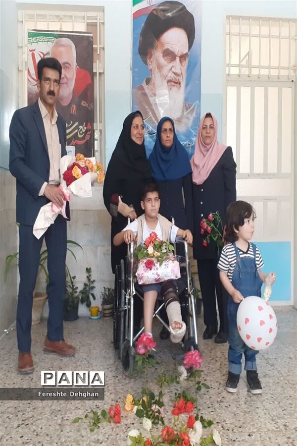 جشن روز معلم در دبستان شهید نواب صفوی خاتم