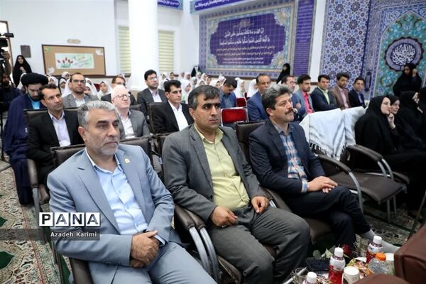 آیین نمادین سپاس معلم با حضور استاندار یزد در دبستان شاهد نیک اندیشان