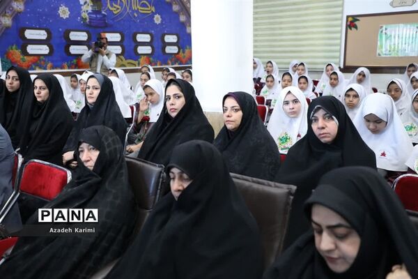 آیین نمادین سپاس معلم با حضور استاندار یزد در دبستان شاهد نیک اندیشان