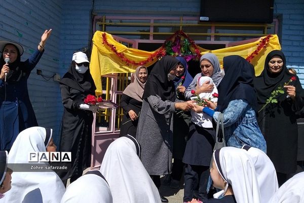 مراسم گرامیداشت هفته معلم در دبستان اندیشه رودهن