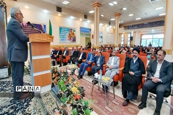 تجلیل از معلمان نمونه شهرستان نظرآباد در هفته معلم
