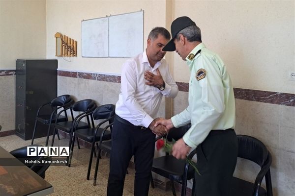 تبریک عوامل نیروی انتظامی شهرستان پاکدشت به‌مناسبت هفته معلم