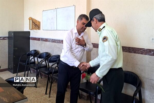 تبریک عوامل نیروی انتظامی شهرستان پاکدشت به‌مناسبت هفته معلم