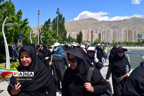 باشکوه‌ترین پیاده‌روی ۲۵۰۰ نفره فرهنگیان شهر تهران