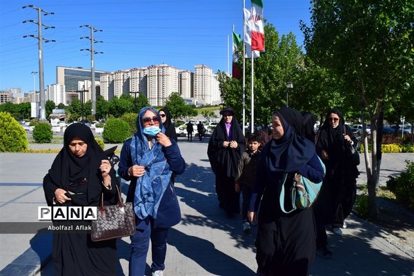 باشکوه‌ترین پیاده‌روی ۲۵۰۰ نفره فرهنگیان شهر تهران