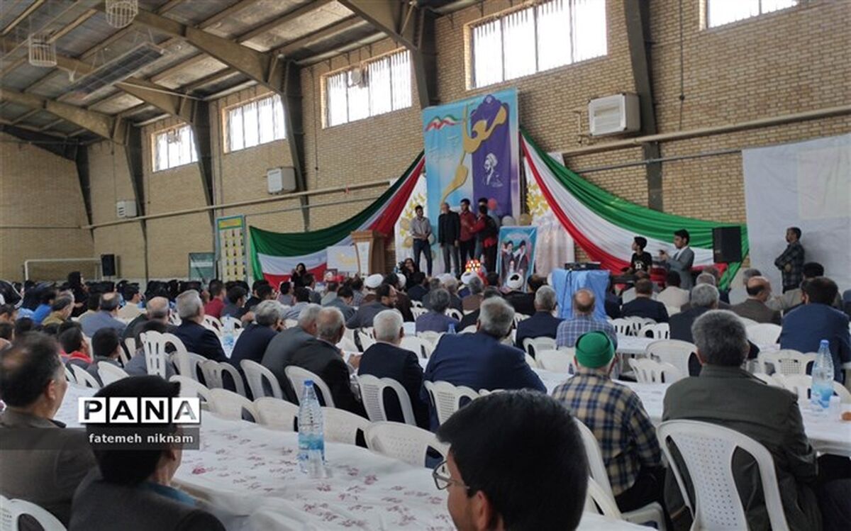 همایش تجلیل از فرهنگیان به مناسبت هفته معلم در فاروج برگزار شد