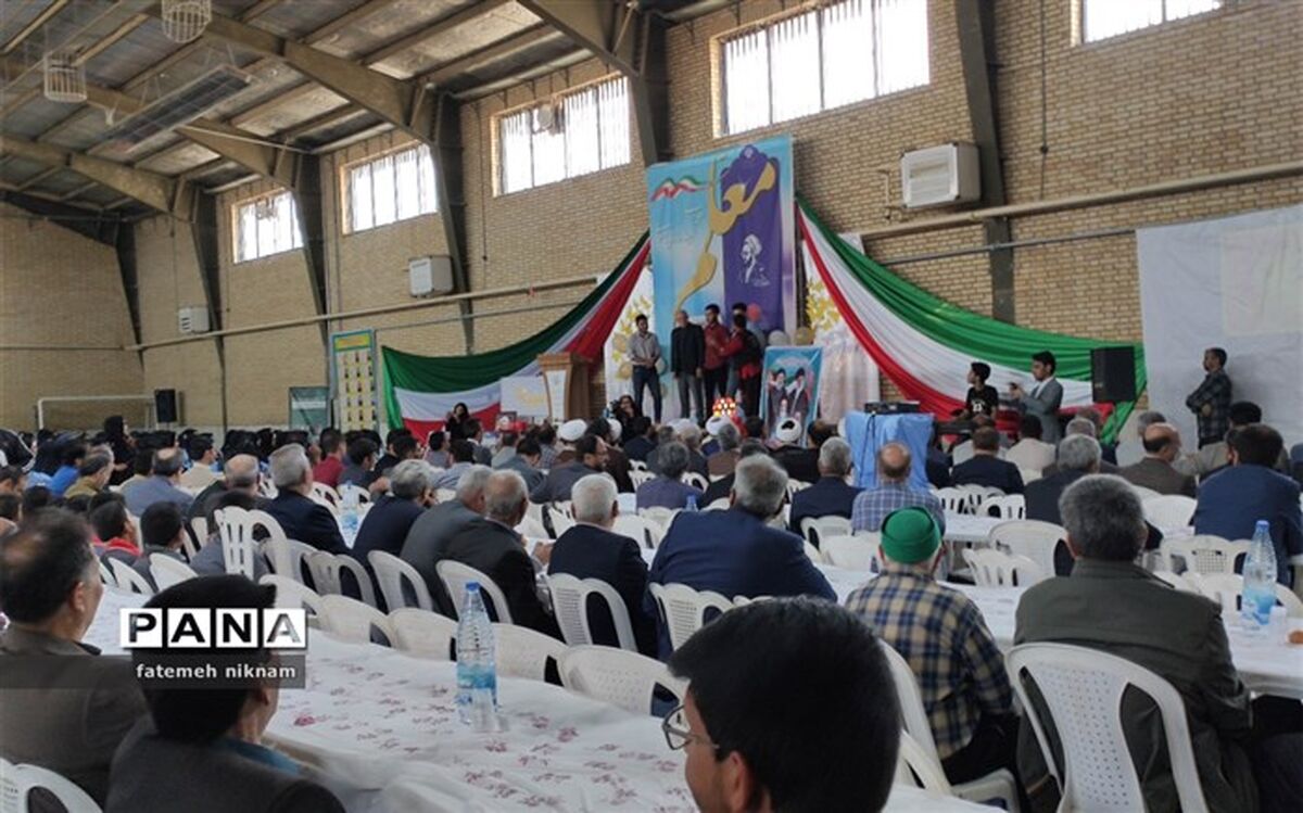 همایش تجلیل از فرهنگیان به مناسبت هفته معلم در فاروج برگزار شد