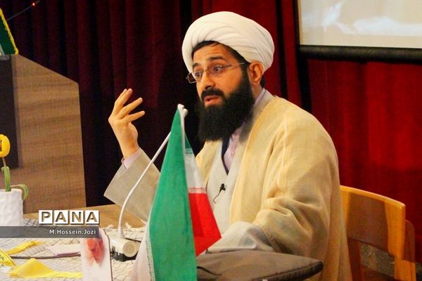همایش «معلمان هویت ساز» در کانون مریم قم