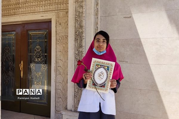 همایش تقدیر ازمراقبین سلامت و دانش‌آموزان  برگزیده در جشنواره  سفیران سلامت دانش‌آموزی