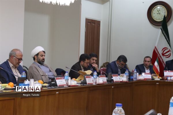 جلسه مشترک شورای معاونان با حضور معاون پرورشی و فرهنگی وزارت آموزش‌و پرورش