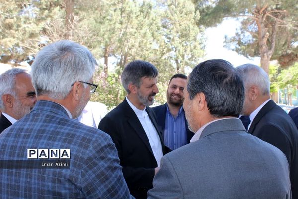 بازدید معاون پرورشی و فرهنگی وزارت آموزش و پرورش از بیت قدیمی امام خمینی (ره)