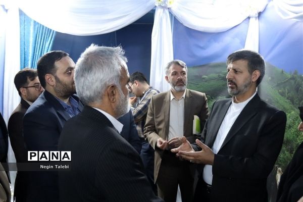 بازدید معاون پرورشی و فرهنگی وزارت آموزش‌ و پرورش از نمایشگاه مفهومی و قرآنی