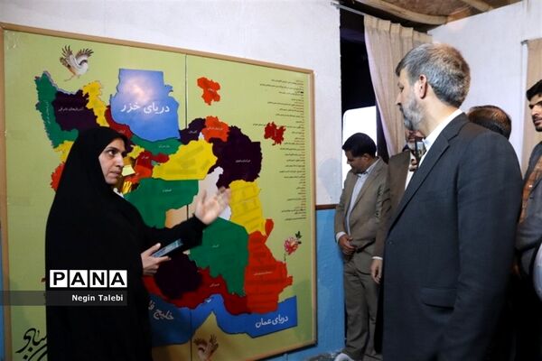 بازدید معاون پرورشی و فرهنگی وزارت آموزش‌ و پرورش از نمایشگاه مفهومی و قرآنی