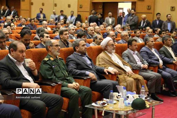 همایش بزرگداشت معلم و آیین تجلیل از معلمان بسیجی