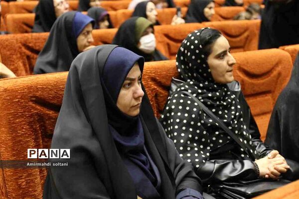 همایش بزرگداشت معلم و آیین تجلیل از معلمان بسیجی