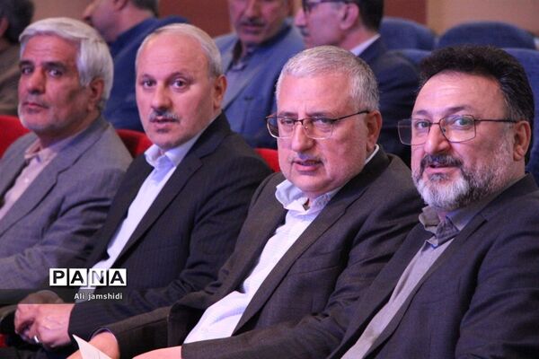 آیین گرامیداشت مقام معلم  و تجلیل از معلمان نمونه  شهرستان ساری