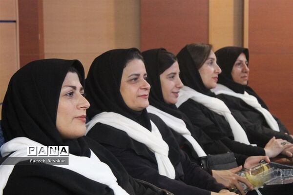 آیین گرامیداشت مقام معلم  و تجلیل از معلمان نمونه  شهرستان ساری