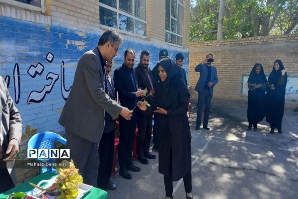 نواختن زنگ سپاس معلم در مدارس منطقه نیر