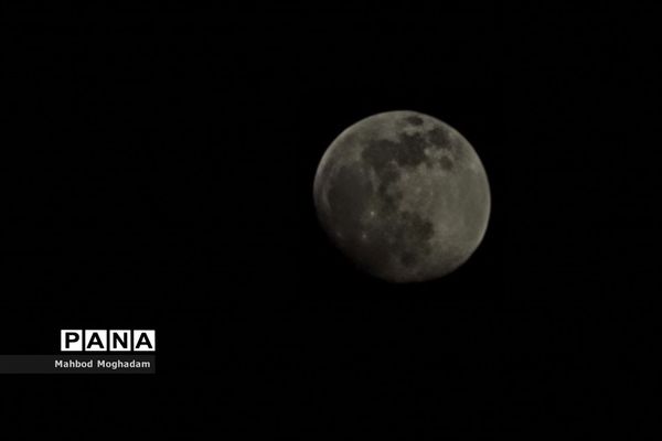 رصد ستارگان در دبیرستان شهیده معصومه قزوینی منطقه ۱۳