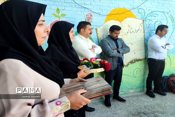گرامیداشت مقام معلم در دبیرستان کیان خاتم