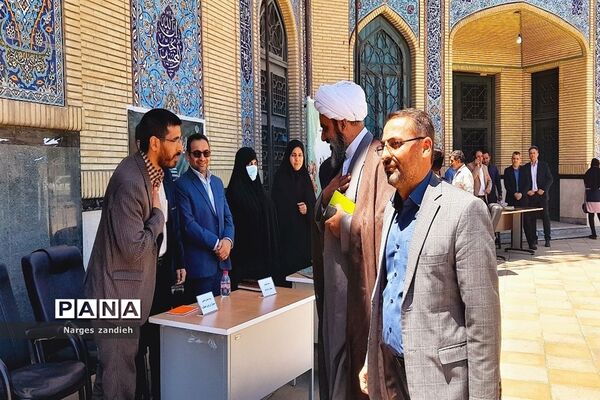 میز خدمت آموزش و پرورش ملارد در نمازجمعه