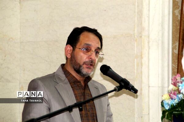 تجلیل از مدیران و معلمان برتر شهرستان پردیس با حضور مدیرکل شهرستان‌های استان تهران