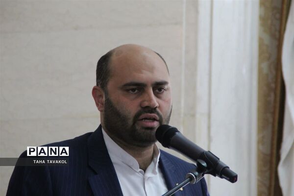 تجلیل از مدیران و معلمان برتر شهرستان پردیس با حضور مدیرکل شهرستان‌های استان تهران