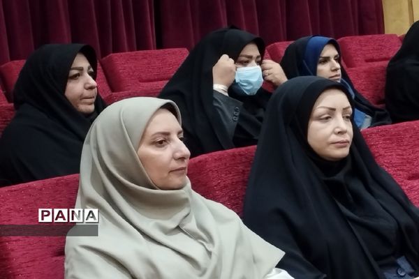 تقدیر معلمان و مدیران برتر کهریزک