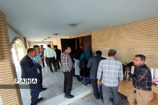 تقدیر معلمان و مدیران برتر کهریزک